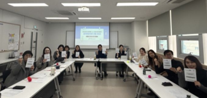 부천시 1388청소년지원단 운영협의회 참석자들이 기념촬영을 하고 있다. (제공=부천시청소년상담복지센터)