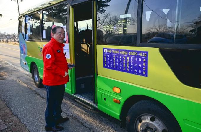 3월 19일 5번 버스 둘러보는 이병선 시장