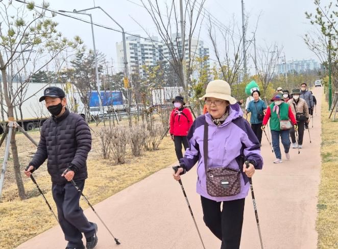 이화정센터 함께 걷기 노르딕워킹
