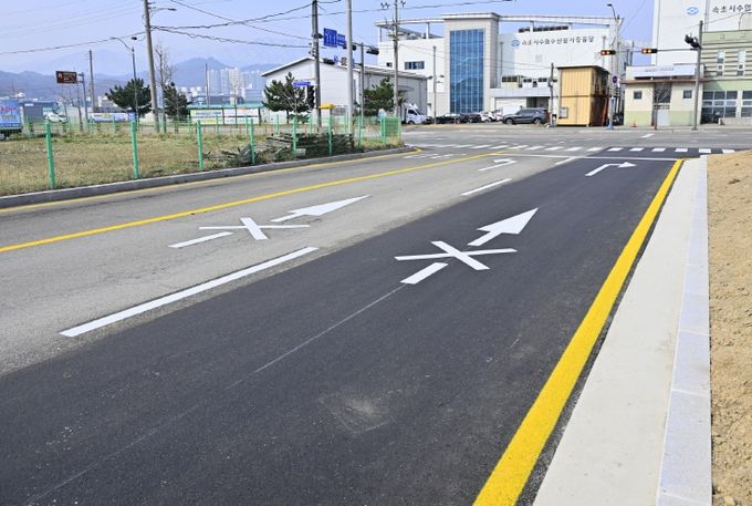 청호동 수협 맞은편 우회전 차로