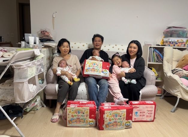 무안군 세쌍둥이 가족사진