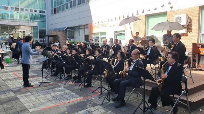 웃음 늘고 관계 넓어졌다... 복지관이 바꾼 노년