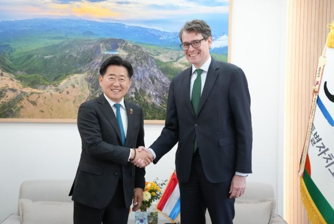 룩셈부르크 대사 면담