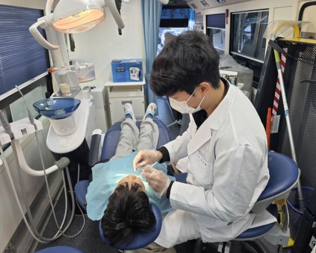 이동구강진료버스 활용, 구강검진부터 불소도포까지 예방 중심 서비스