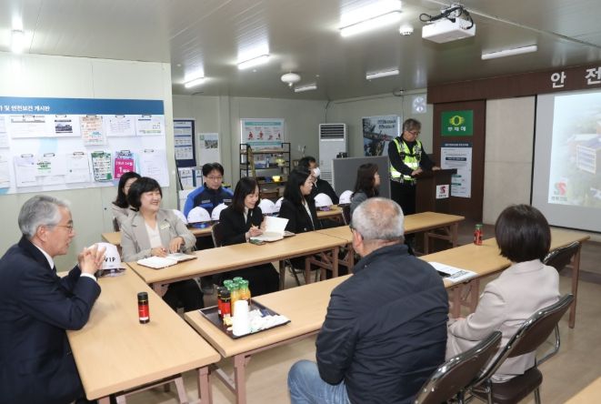 남명도서관 신축 공사 현장 점검