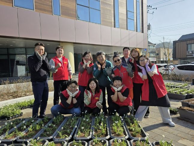 동두천시 송내동 주민자치위원회, 주민의 손으로 피워낸 '위대한 정원'