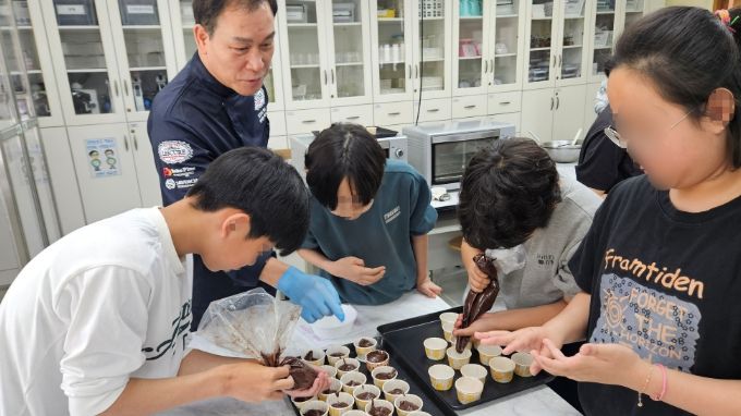 2025 해다정 꿈키움 프로젝트(제과제빵) 수업 모습.